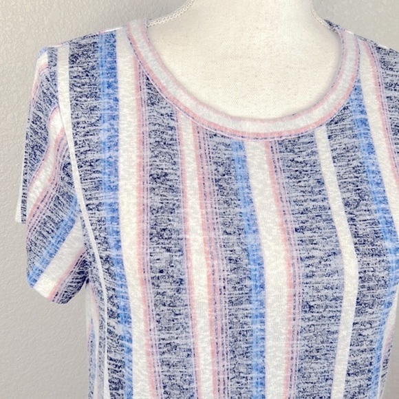 Bobeau Blue White & Pink Striped Short Sleeve Top Size Medium - Picture 2 of 6